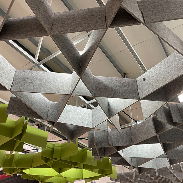 Módulos de teto acústico irregulares